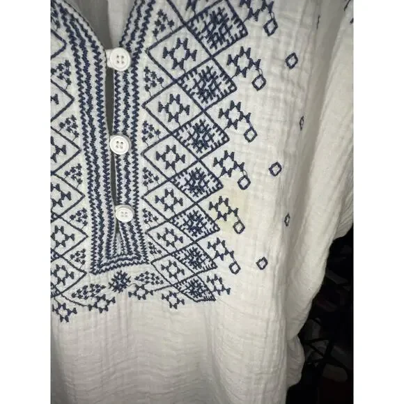 Johnny Was White and Blue Embroidered Blouse - Picture 5 of 6